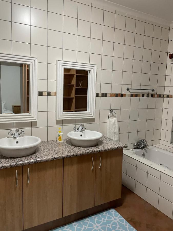 City Comfort Self Catering 빈트후크 외부 사진